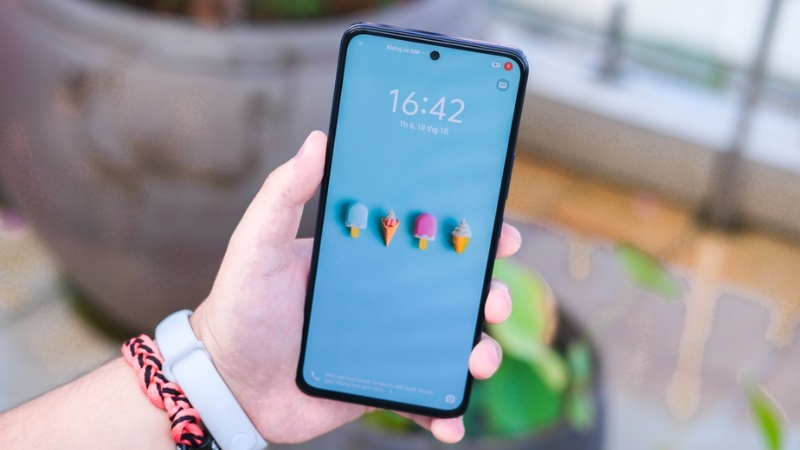 Dấu hiệu và nguyên nhân cần thay mặt kính Vivo Y100 Dấu hiệu và nguyên nhân cần thay mặt kính Vivo Y100