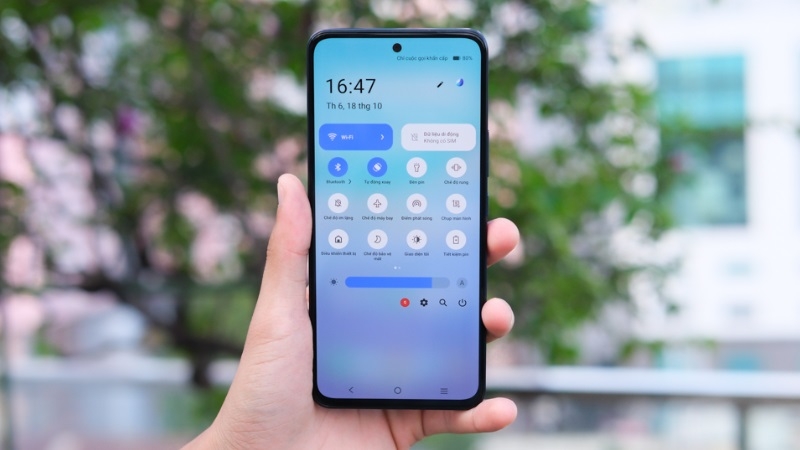 Dấu hiệu và nguyên nhân cần thay mặt kính Vivo Y100 Dấu hiệu và nguyên nhân cần thay mặt kính Vivo Y100