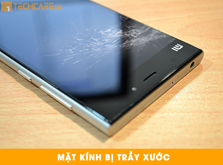 Thay mặt kính Xiaomi Mi 3 bị trầy xước