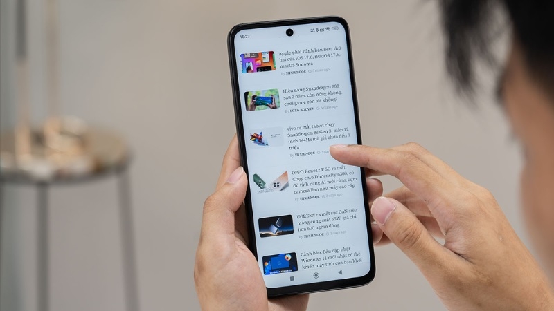 Nhận biết dấu hiệu và nguyên nhân cần thay mặt kính Xiaomi Poco M6 Nhận biết dấu hiệu và nguyên nhân cần thay mặt kính Xiaomi Poco M6