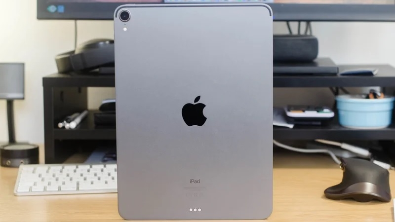 Khi nào cần thay nắp lưng iPad Pro 11 2018?