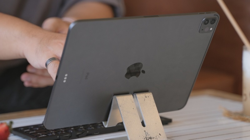 Dấu hiệu và nguyên nhân cần thay nắp lưng iPad Pro 11 inch 2020 Dấu hiệu và nguyên nhân cần thay nắp lưng iPad Pro 11 inch 2020