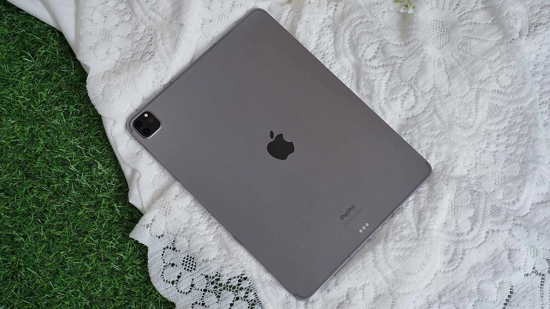 Dấu hiệu và nguyên nhân cần thay nắp lưng iPad Pro 12.9 inch M2 2022 Dấu hiệu và nguyên nhân cần thay nắp lưng iPad Pro 12.9 inch M2 2022