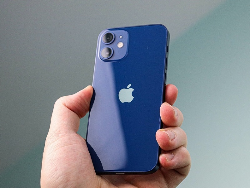 Trường hợp cần thay nắp lưng iPhone 12 Mini