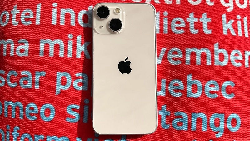 Nguyên nhân dẫn đến nắp lưng iPhone 13 bị hỏng Nguyên nhân dẫn đến nắp lưng iPhone 13 bị hỏng