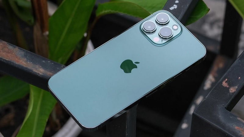 Dấu hiệu nhận biết cần thay nắp lưng iPhone 13 Pro