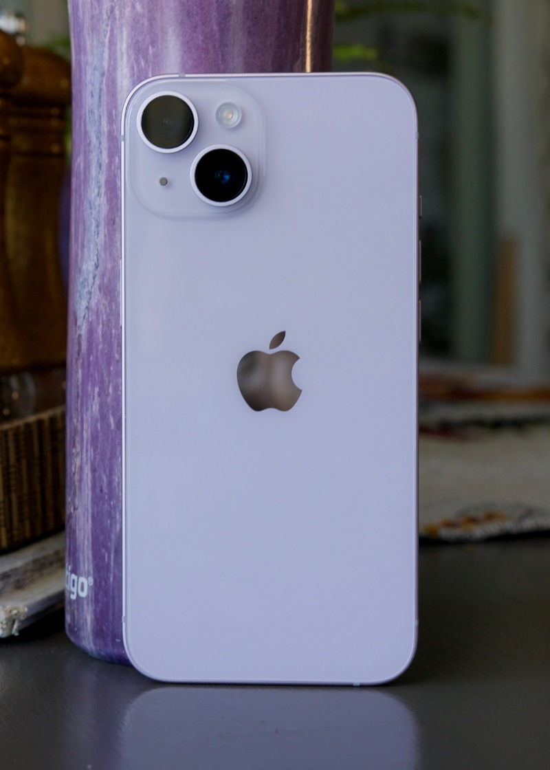 thay-nap-lung-iphone-14