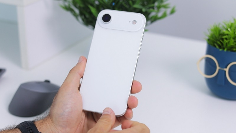 Dấu hiệu và nguyên nhân cần thay nắp lưng iPhone 17 Air Dấu hiệu và nguyên nhân cần thay nắp lưng iPhone 17 Air