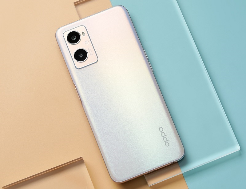 Techcare - Địa chỉ thay nắp lưng Oppo A96 uy tín, chất lượng