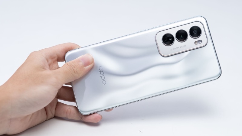 Khi nào bạn cần thay nắp lưng OPPO Reno12 5G? Khi nào bạn cần thay nắp lưng OPPO Reno12 5G?