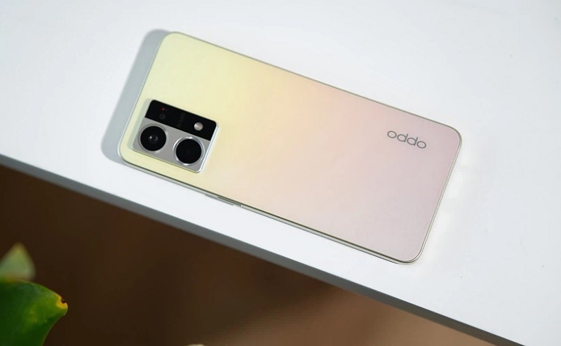 Khi nào nên thay nắp lưng OPPO Reno8?