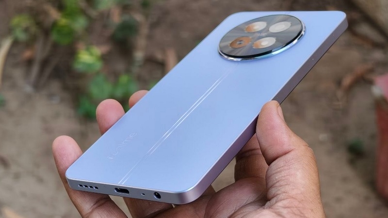 Khi nào cần thay nắp lưng Realme 12x 5G?