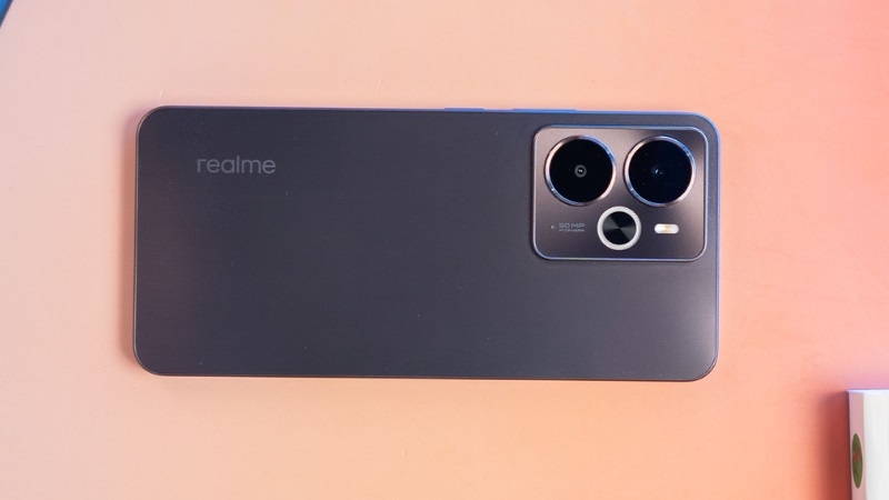 Khi nào bạn cần thay nắp lưng Realme 14 5G?