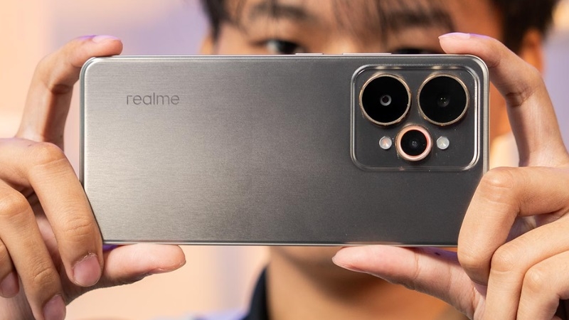 Dấu hiệu và nguyên nhân cần thay nắp lưng Realme 15 5G Dấu hiệu và nguyên nhân cần thay nắp lưng Realme 15 5G