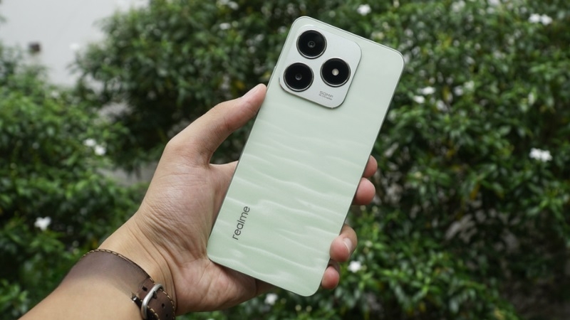 Dấu hiệu và nguyên nhân cần thay nắp lưng Realme C65s Dấu hiệu và nguyên nhân cần thay nắp lưng Realme C65s