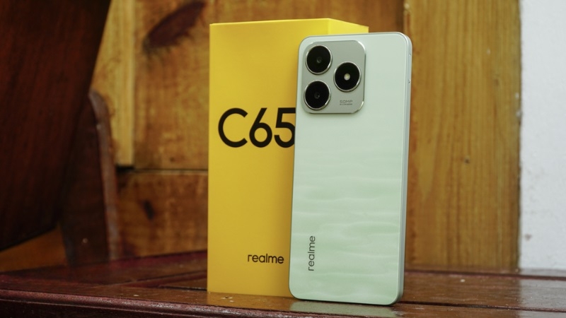 Dấu hiệu và nguyên nhân cần thay nắp lưng Realme C65s Dấu hiệu và nguyên nhân cần thay nắp lưng Realme C65s