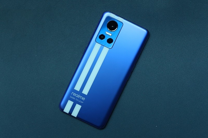 Dấu hiệu nhận biết Realme GT Neo 3 cần được thay nắp lưng mới