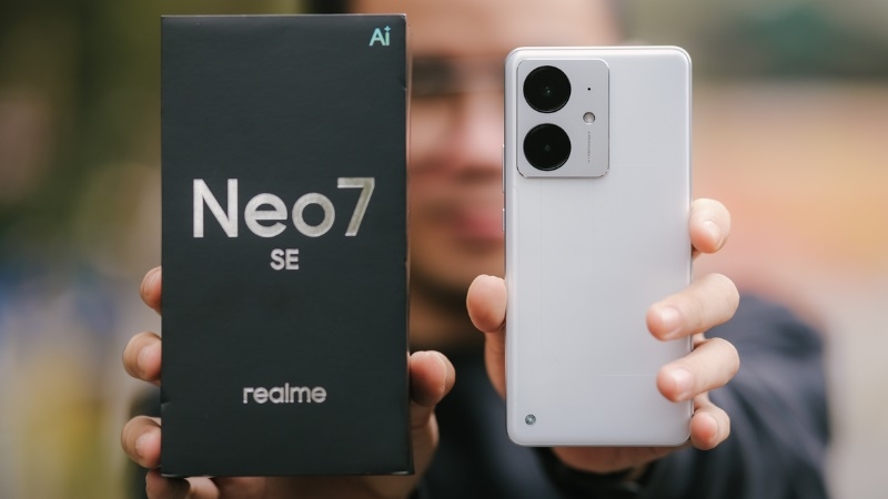 Khi nào bạn cần thay nắp lưng Realme Neo 7 SE 5G?