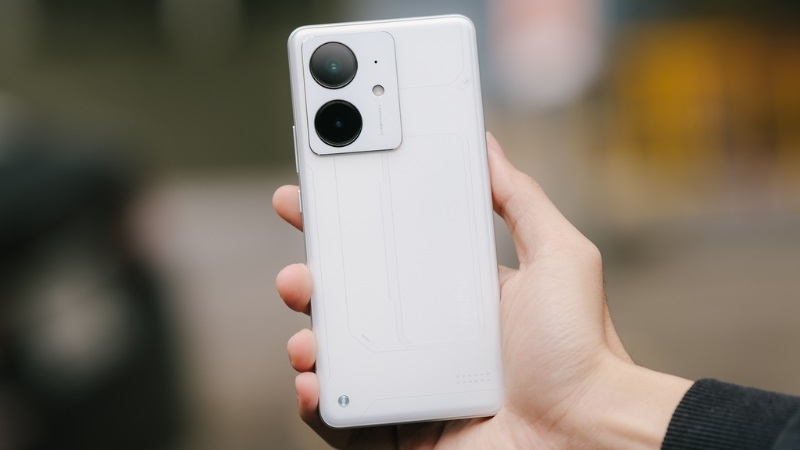 Khi nào bạn cần thay nắp lưng Realme Neo 7 SE 5G?