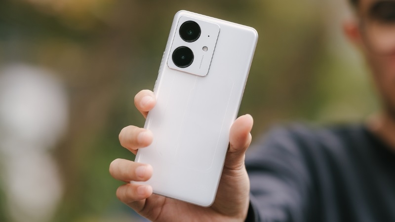 Khi nào bạn cần thay nắp lưng Realme Neo 7 SE 5G?