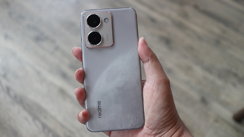 Khi nào cần thay nắp lưng Realme P3 Ultra 5G?