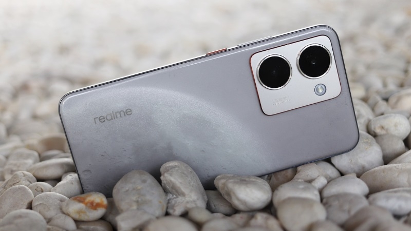 Khi nào cần thay nắp lưng Realme P3 Ultra 5G?