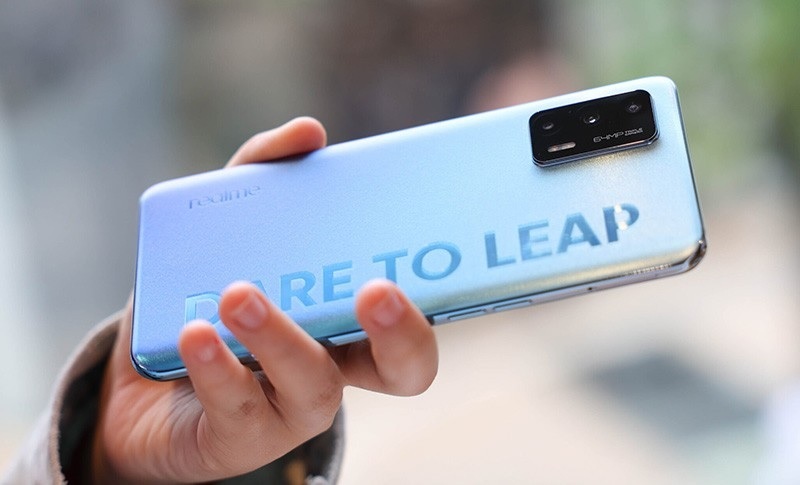 Một vài nguyên nhân phổ biến dẫn đến tình trạng hỏng nắp lưng Realme Q3 Pro