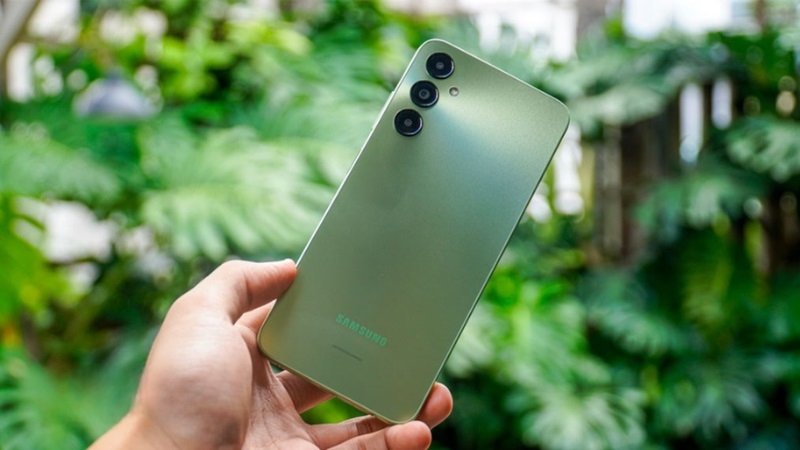 Dấu hiệu và nguyên nhân cần thay nắp lưng Samsung Galaxy A05s Dấu hiệu và nguyên nhân cần thay nắp lưng Samsung Galaxy A05s