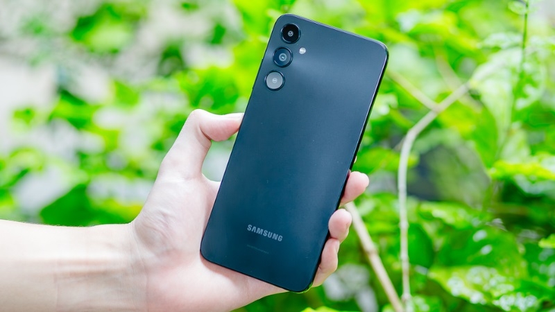 Dấu hiệu và nguyên nhân cần thay nắp lưng Samsung Galaxy A05s Dấu hiệu và nguyên nhân cần thay nắp lưng Samsung Galaxy A05s