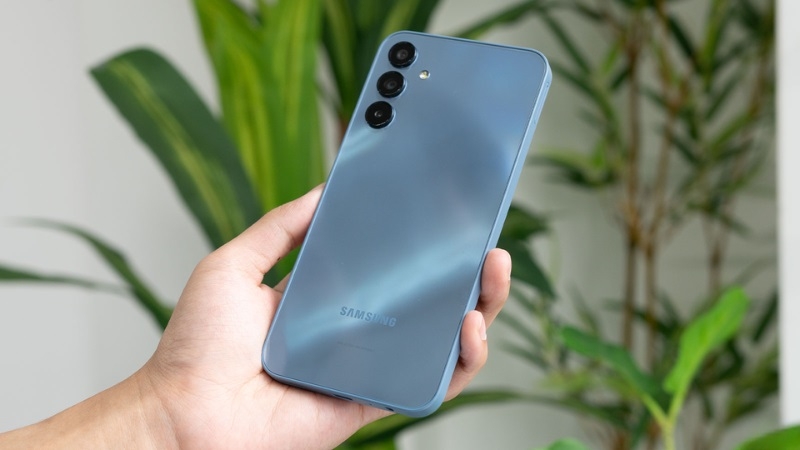 Khi nào cần thay nắp lưng Samsung Galaxy A15?