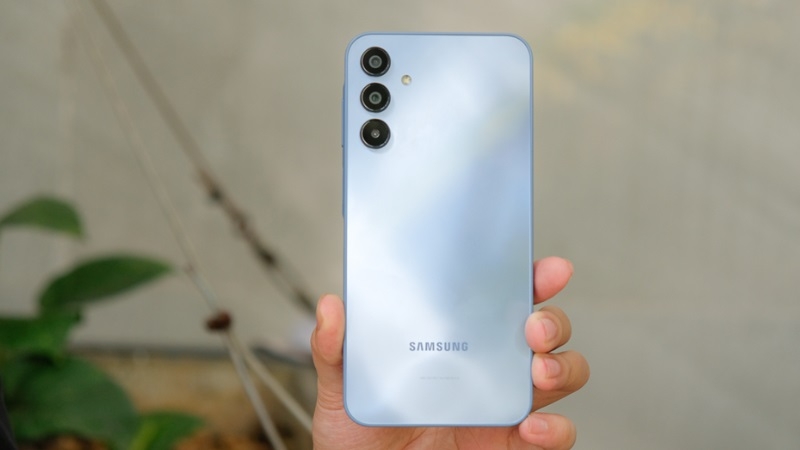 Khi nào cần thay nắp lưng Samsung Galaxy A15?