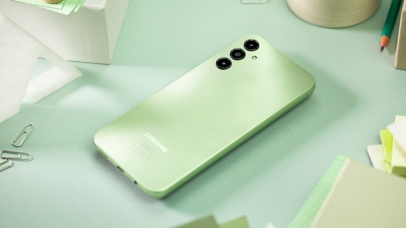 Khi nào bạn cần thay nắp lưng Samsung Galaxy A25?