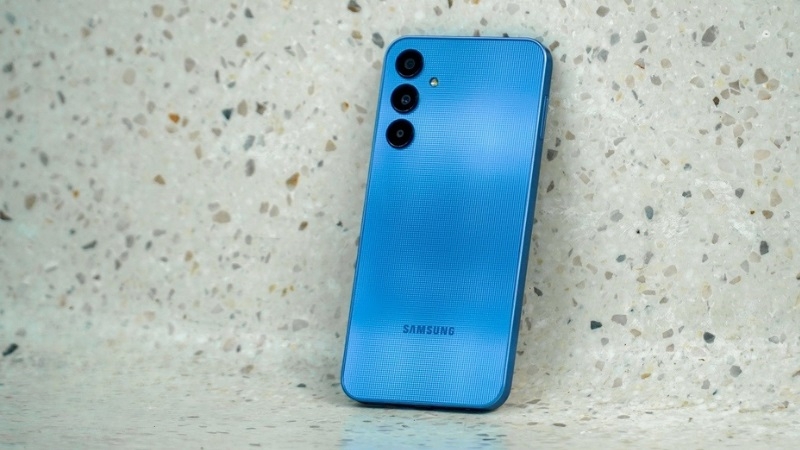 Khi nào bạn cần thay nắp lưng Samsung Galaxy A25?