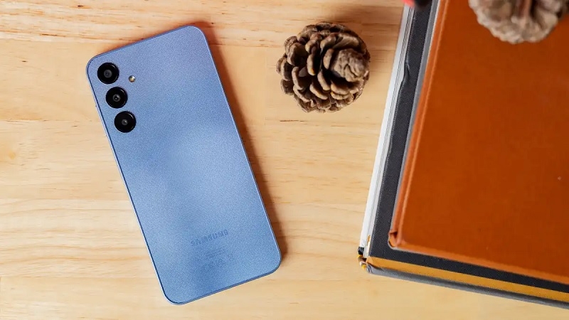 Khi nào bạn cần thay nắp lưng Samsung Galaxy A25?