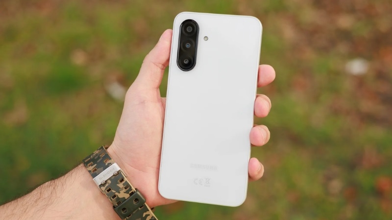 Dấu hiệu và nguyên nhân cần thay nắp lưng Samsung Galaxy A26