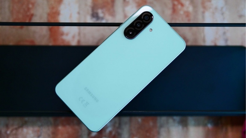 Dấu hiệu và nguyên nhân cần thay nắp lưng Samsung Galaxy A26