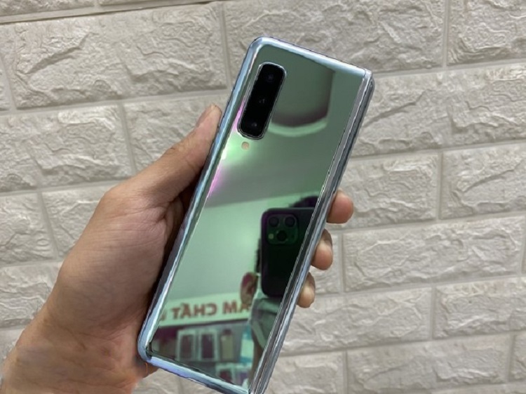 Techcare - Địa chỉ thay nắp lưng Samsung Galaxy Fold uy tín tại Đà Nẵng