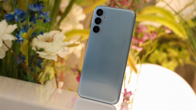 Khi nào bạn cần thay nắp lưng Samsung Galaxy M15 5G?