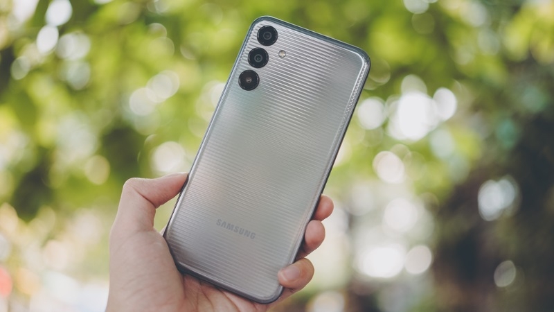 Khi nào bạn cần thay nắp lưng Samsung Galaxy M15 5G?