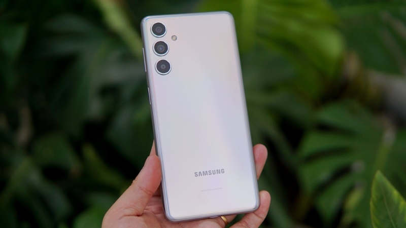 Khi Nào Bạn Cần Thay Nắp Lưng Samsung Galaxy M54 5G?