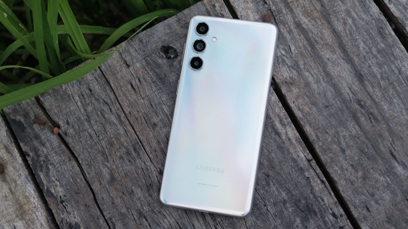 Khi Nào Bạn Cần Thay Nắp Lưng Samsung Galaxy M54 5G?