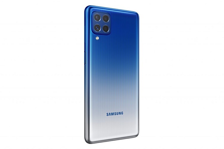 Nên thay nắp lưng điện thoại Samsung Galaxy M62 trong trường hợp nào?