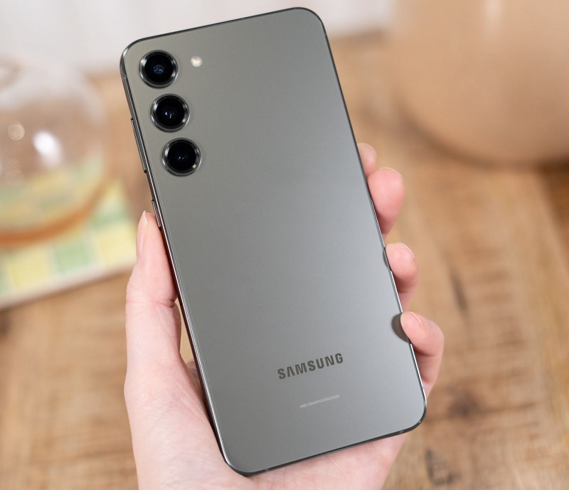 Tại sao nên thay nắp lưng Samsung Galaxy S23 Plus tại Techcare?