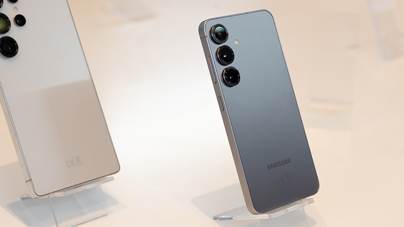 Khi nào cần thay nắp lưng Samsung Galaxy S25 Plus?