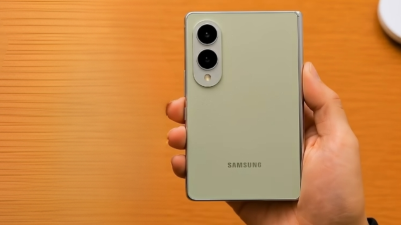 thay-nap-lung-samsung-galaxy-z-fold-8-tai-da-nang
