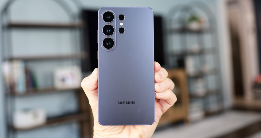 thay-nap-lung-samsung-s26-tai-da-nang