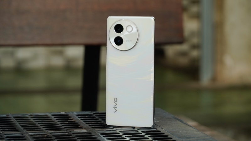 Khi nào bạn cần thay nắp lưng Vivo V30e 5G?