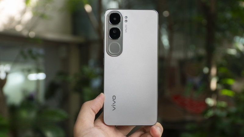 Dấu hiệu và nguyên nhân cần thay nắp lưng Vivo V40 Lite