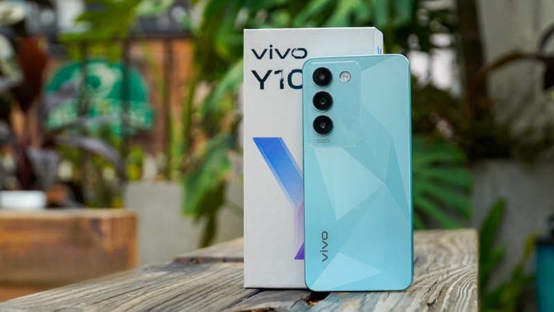 Dấu hiệu và nguyên nhân cần thay nắp lưng Vivo Y100 Dấu hiệu và nguyên nhân cần thay nắp lưng Vivo Y100