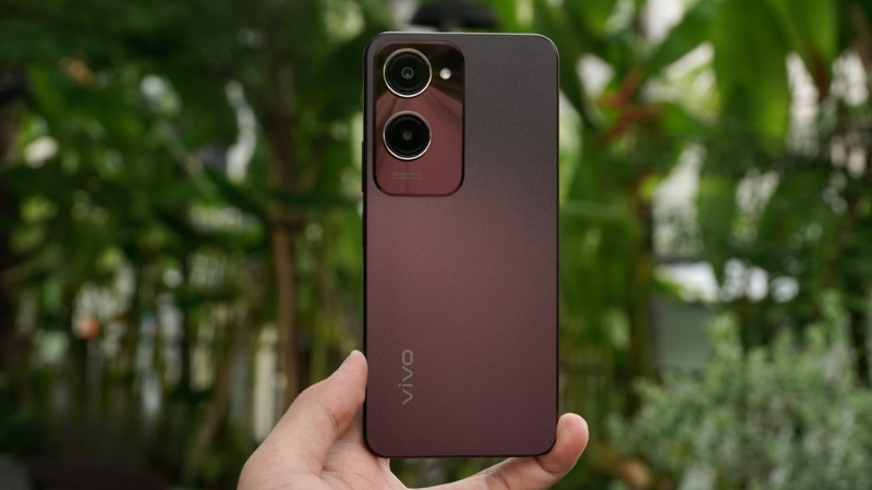 Dấu hiệu và nguyên nhân cần thay nắp lưng Vivo Y18